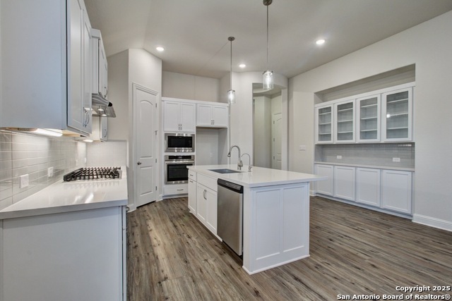 Listing photo id 1 for 2031 Stephanie Avenue