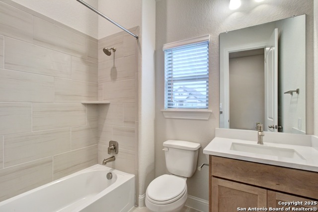 Listing photo id 3 for 2031 Stephanie Avenue