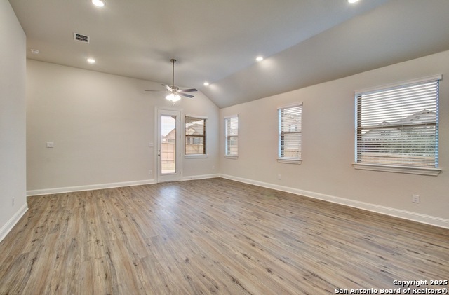 Listing photo id 4 for 2031 Stephanie Avenue