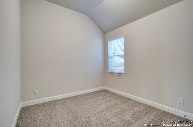 Listing photo id 7 for 2031 Stephanie Avenue