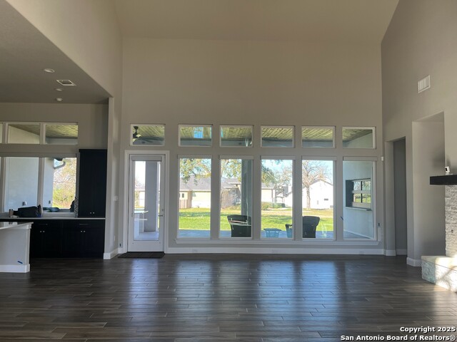 Image 4 of 33 For 1163 Trotter Lane