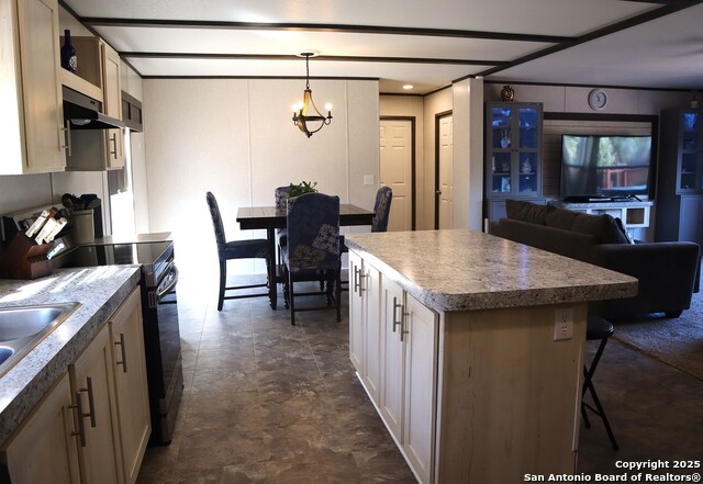 Image 11 of 39 For 889 24th E 