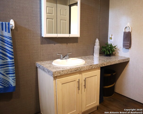 Image 16 of 39 For 889 24th E 