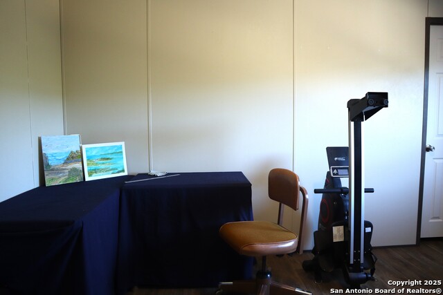 Image 22 of 39 For 889 24th E 