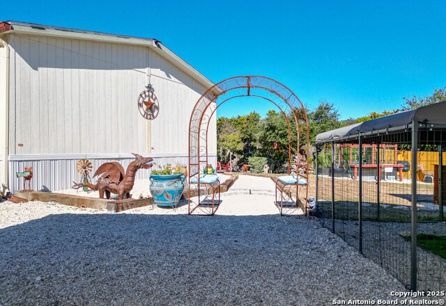 Image 4 of 39 For 889 24th E 