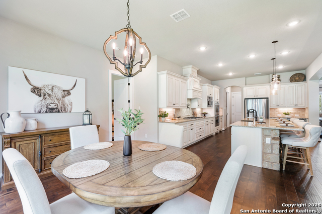 Image 19 of 33 For 2335 Geneseo Oaks