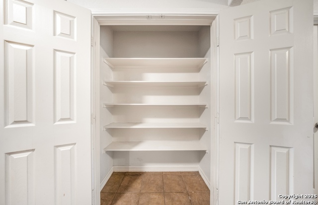 Image 12 of 19 For 515 Belcross