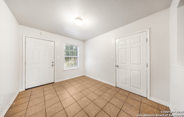 Image 13 of 19 For 515 Belcross