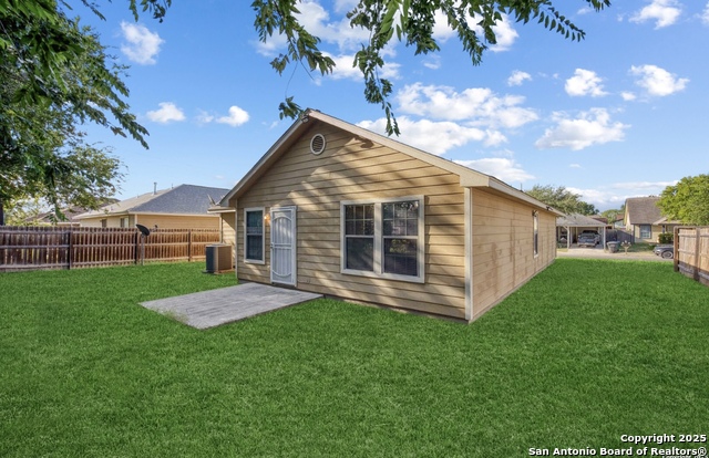 Image 18 of 19 For 515 Belcross