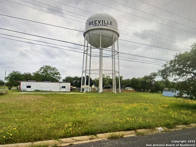 Image 3 of 4 For 307 Huntington W