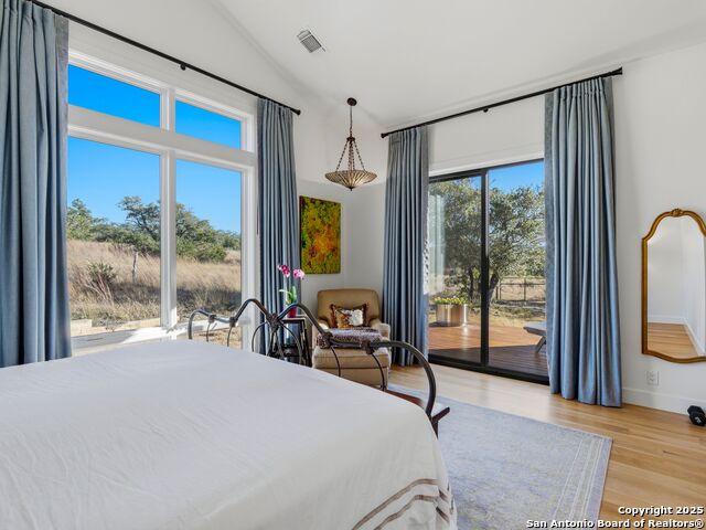 Image 22 of 68 For 577 Cattle Creek Rd