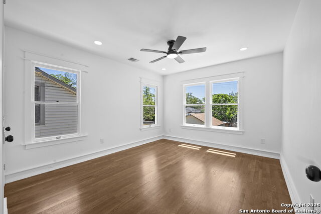 Image 11 of 23 For 246 Quentin Dr.