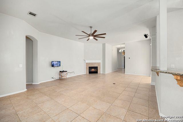 Image 13 of 52 For 22015 Dolomite