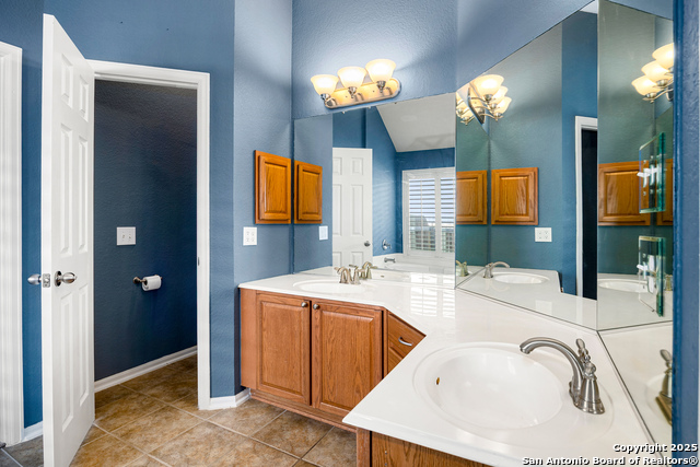 Image 33 of 52 For 22015 Dolomite