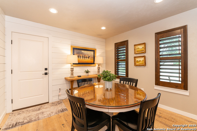 Listing photo id 8 for 15600 Ranch Road 12