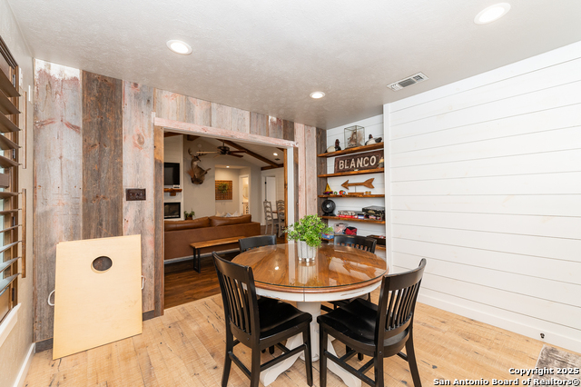 Listing photo id 10 for 15600 Ranch Road 12