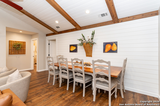 Listing photo id 11 for 15600 Ranch Road 12