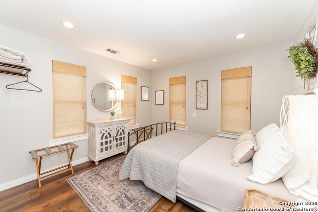 Listing photo id 17 for 15600 Ranch Road 12