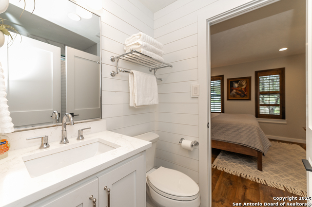 Listing photo id 20 for 15600 Ranch Road 12