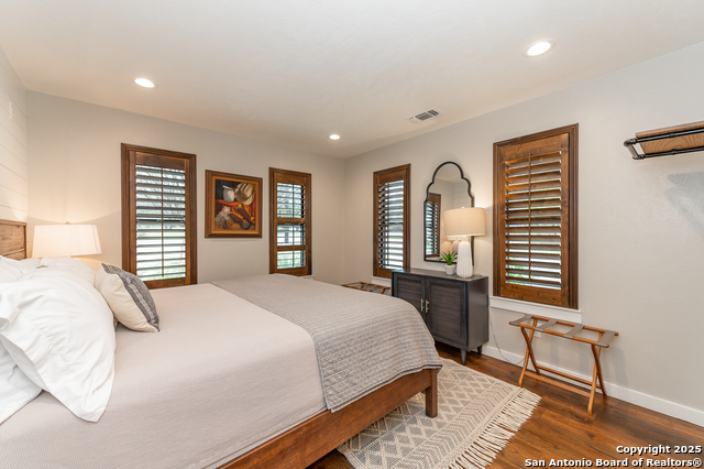 Listing photo id 21 for 15600 Ranch Road 12