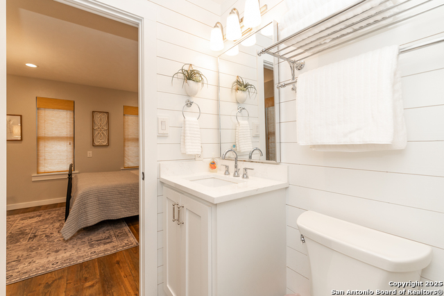 Listing photo id 24 for 15600 Ranch Road 12