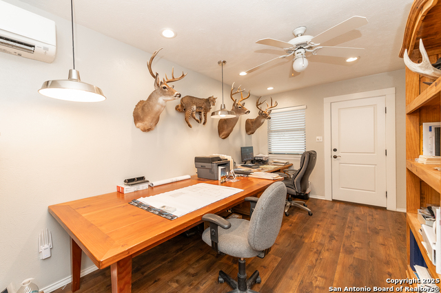 Listing photo id 27 for 15600 Ranch Road 12