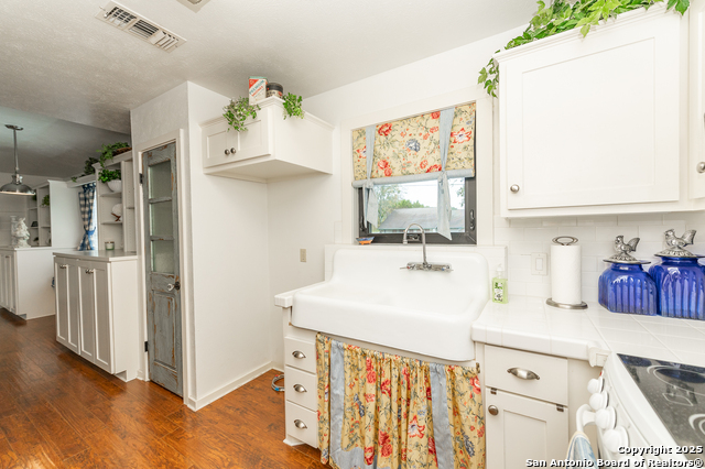 Listing photo id 34 for 15600 Ranch Road 12