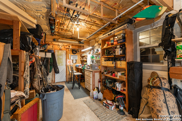 Listing photo id 42 for 15600 Ranch Road 12