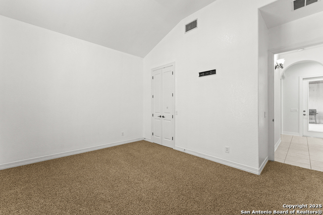 Image 18 of 25 For 22450 Viajes