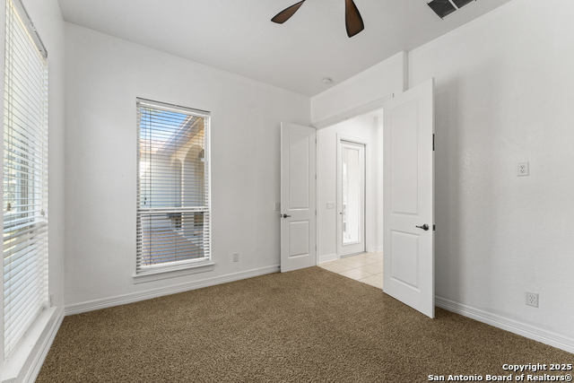 Image 21 of 25 For 22450 Viajes