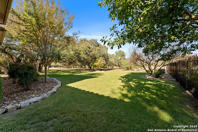 Image 24 of 25 For 22450 Viajes