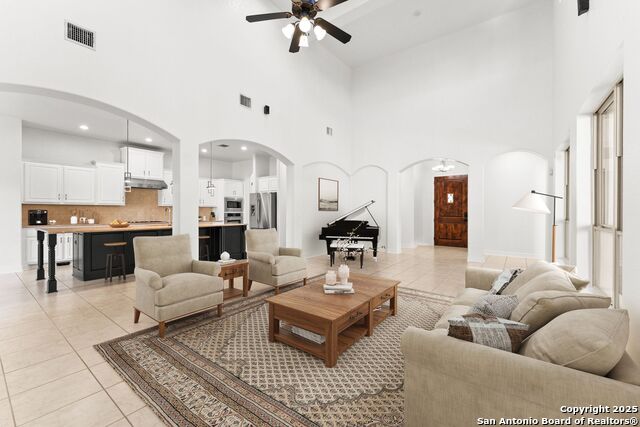 Image 5 of 25 For 22450 Viajes