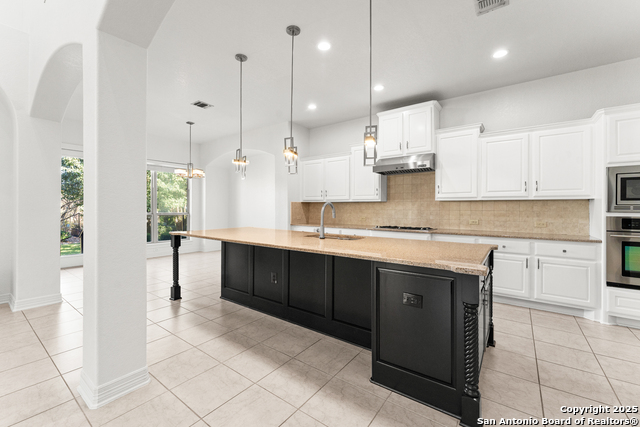 Image 9 of 25 For 22450 Viajes