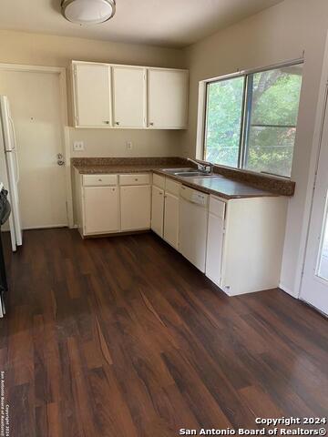 Image 3 of 4 For 5827 Castle Hunt