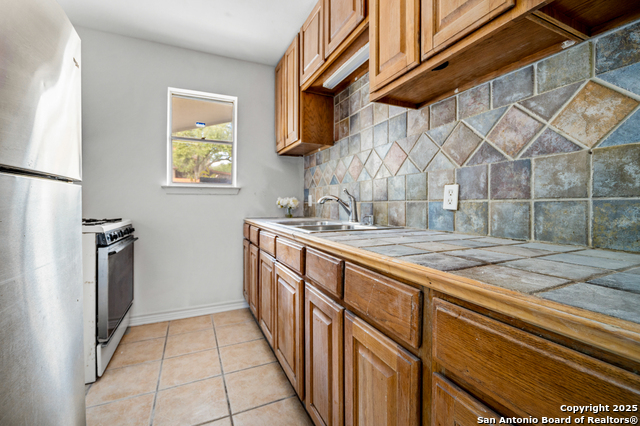 Image 10 of 22 For 4942 Driskill