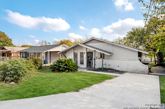 Image 2 of 22 For 4942 Driskill