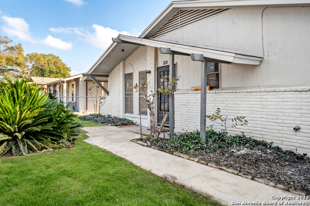 Image 4 of 22 For 4942 Driskill