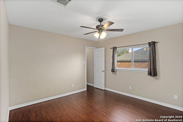 Image 19 of 39 For 22006 Kenton Knoll