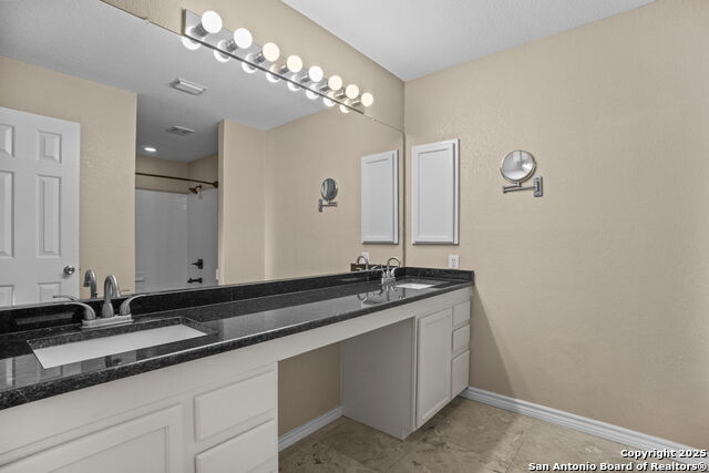 Image 20 of 39 For 22006 Kenton Knoll