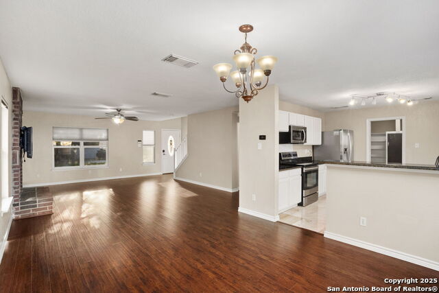 Image 8 of 39 For 22006 Kenton Knoll