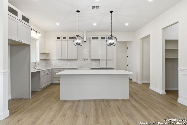 Image 19 of 50 For 348 Valley Oak