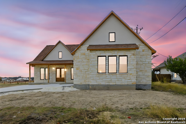 Image 2 of 50 For 348 Valley Oak