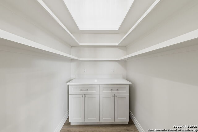 Image 25 of 50 For 348 Valley Oak