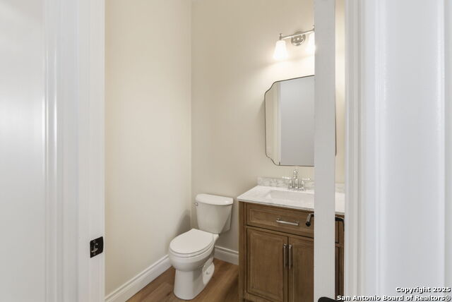 Image 26 of 50 For 348 Valley Oak