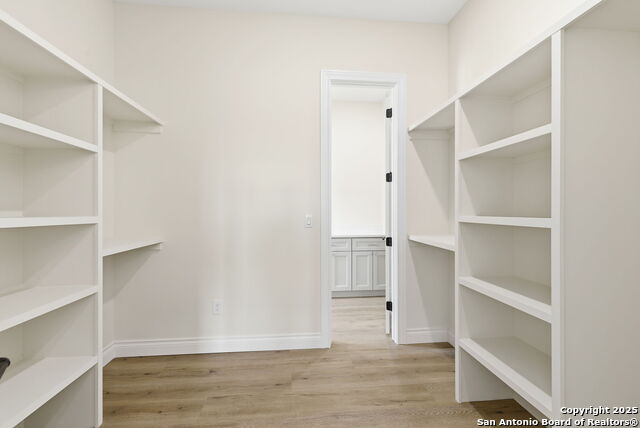 Image 34 of 50 For 348 Valley Oak