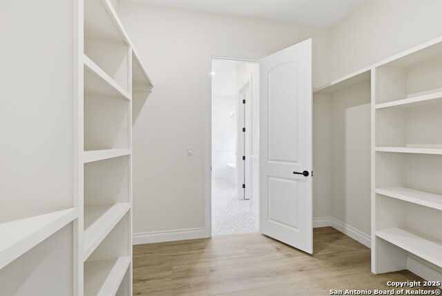 Image 35 of 50 For 348 Valley Oak