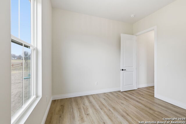 Image 36 of 50 For 348 Valley Oak