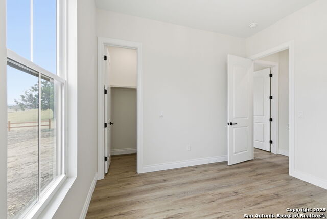 Image 39 of 50 For 348 Valley Oak