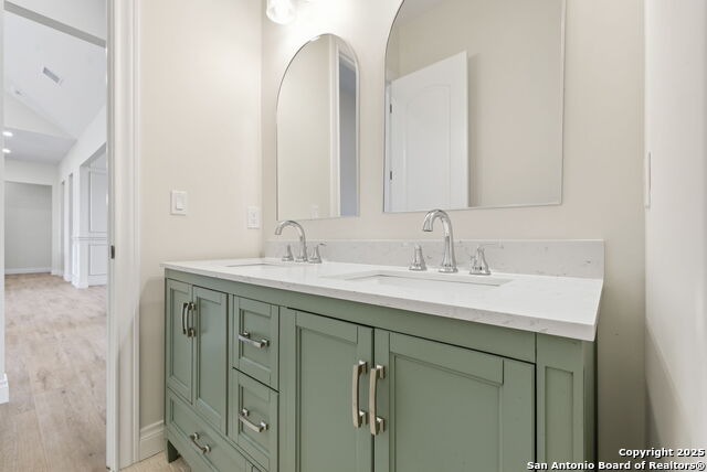 Image 41 of 50 For 348 Valley Oak