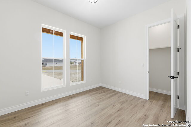 Image 43 of 50 For 348 Valley Oak